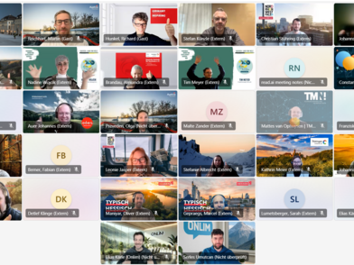 Ein Screenshot vom digitalen Meeting der ODTA im November 2025. Zu sehen sind viele kleine Kacheln mit den Videos und Namen der Teilnehmer.