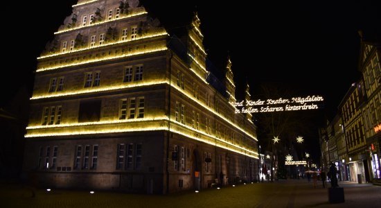 Hamelns Hochzeitshaus erstrahlt mit tausend Lichtern , © HamelnMarketing