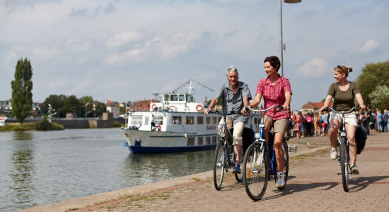 Radler in Hameln, © Weserbergland Tourismus e.V. Radler in Hameln, © Weserbergland Tourismus e.V.