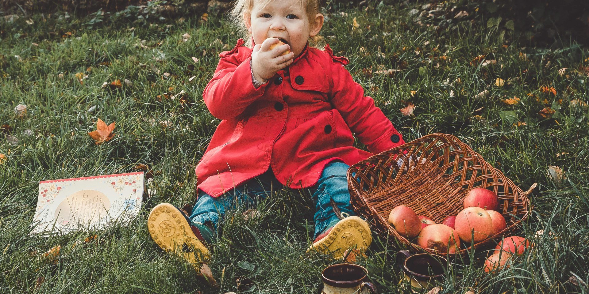 Kind mit Apfel, © pixabay Kind mit Apfel, © pixabay