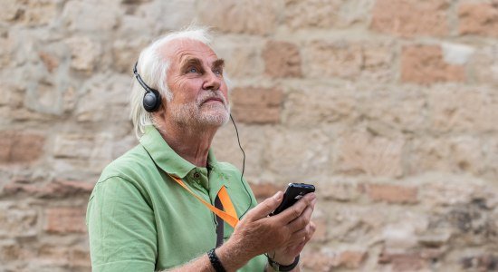 Die App überträgt die Stimmen der Gästeführerinnen und Gästeführer auf die Smartphones., © Braunschweig Stadtmarketing GmbH/Marek Kruszewski Die App überträgt die Stimmen der Gästeführerinnen und Gästeführer auf die Smartphones., © Braunschweig Stadtmarketing GmbH/Marek Kruszewski