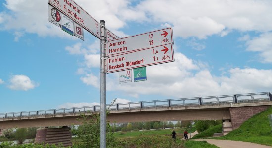 Neues Routenlogo für den Weser-Radweg mit der Haupt- und Alternativroute , © Weserbergland Tourismus e.V.