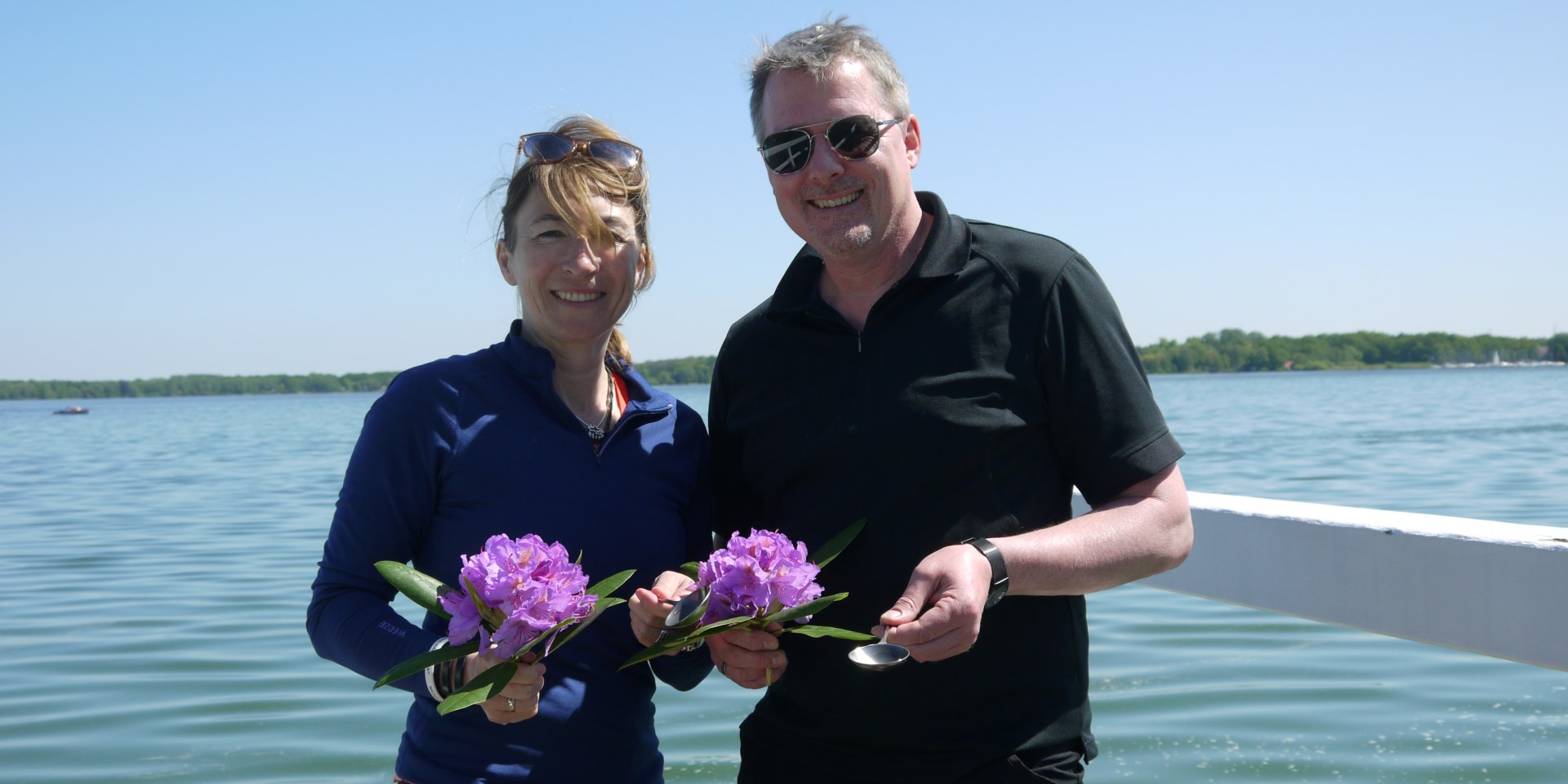 Katja Graf-Verhasselt und Christian Graf radeln durch das Ammerland, © Touristik-Service Bad Zwischenahn/ Angela Janßen