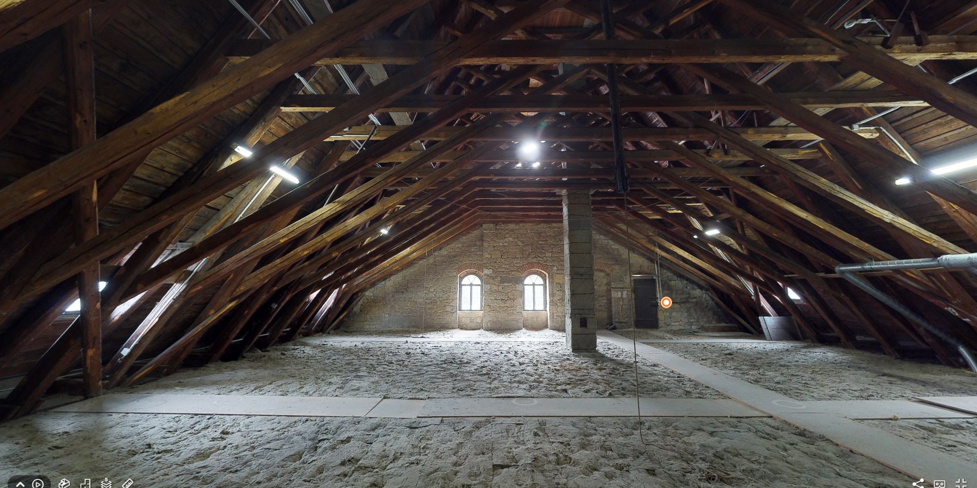 Auch der imposante Dachstuhl der Kaiserpfalz kann im virtuellen 3D-Modell besichtigt werden, © GOSLAR marketing gmbh / Screenshot von www.goslar.de
