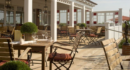 Die Terrasse des Romantik Hotel Achterdiek auf Juist, © Hotel Achterdiek Juist Die Terrasse des Romantik Hotel Achterdiek auf Juist, © Hotel Achterdiek Juist