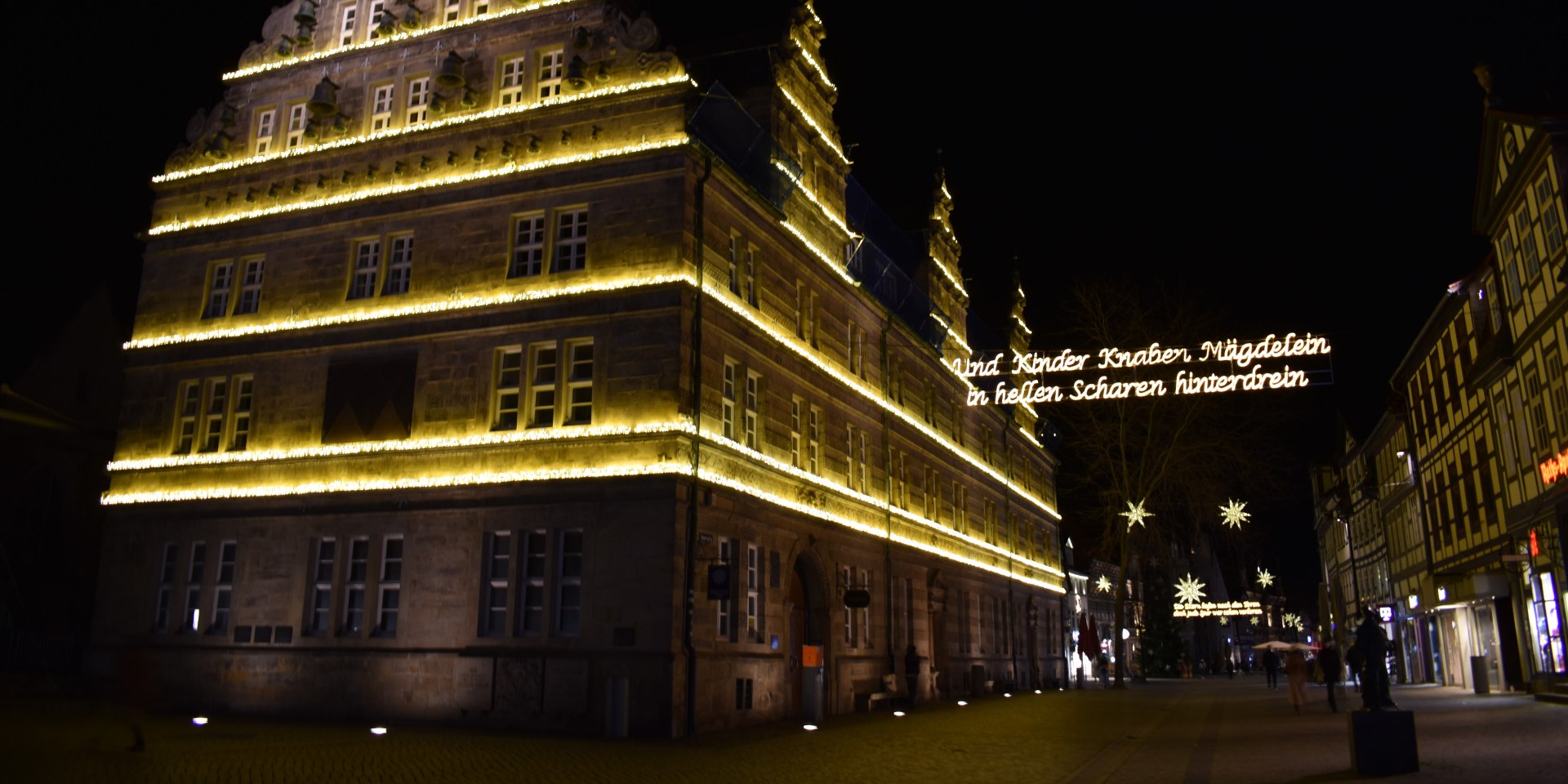 Hamelns Hochzeitshaus erstrahlt mit tausend Lichtern , © HamelnMarketing