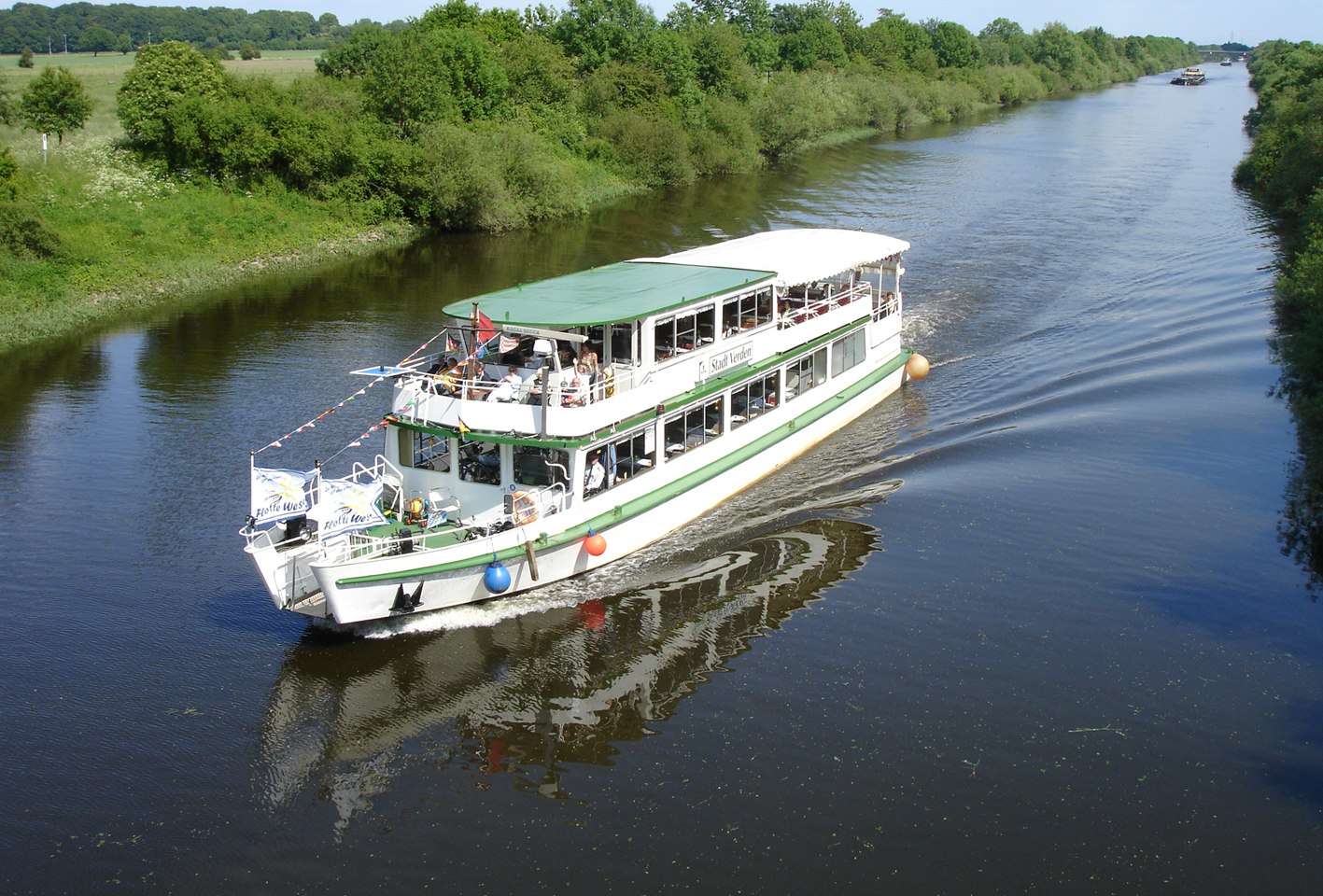 Die Flotte Mittelweser bietet auf den Fahrgastschiffen „Bremen“ und „Stadt Verden“ im Mai vielfältige Weserfahren an., © Flotte Weser GmbH &amp; Co. KG