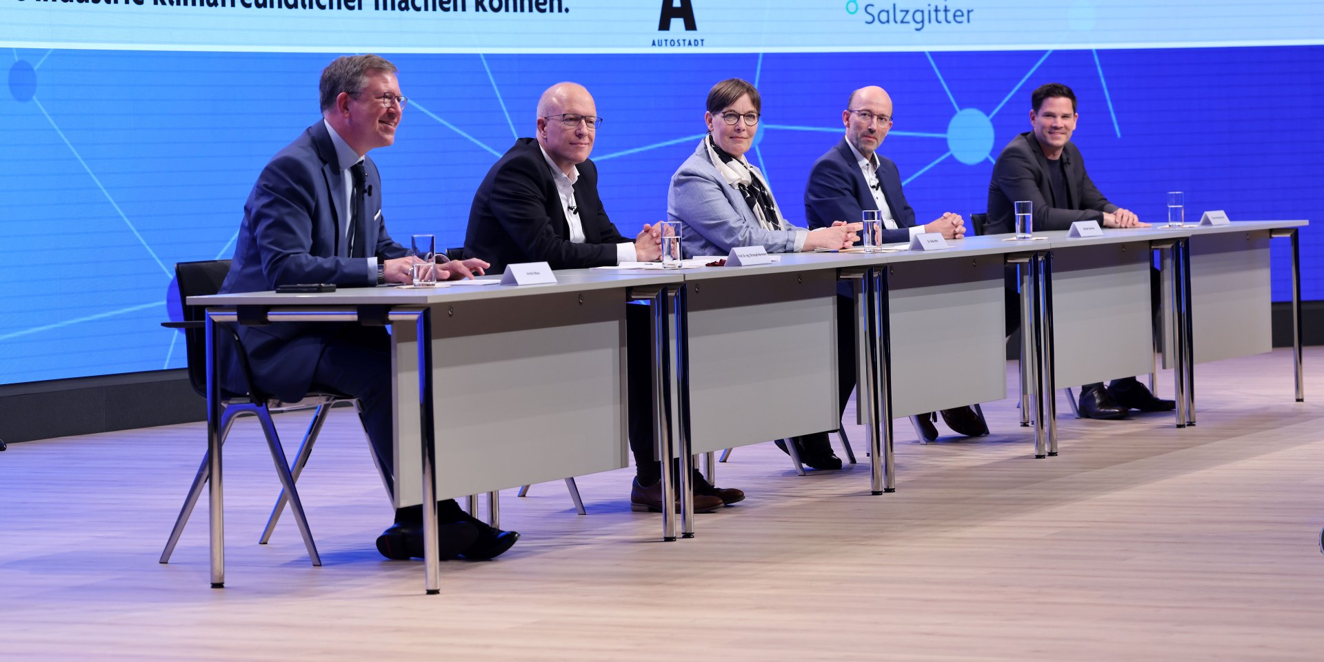 Pressekonferenz in der Autostadt v.l.n.r.: Armin Maus, Prof. Dr.-Ing. Christoph Herrmann, Dr. Ulrike Witt, Michael Gensicke und Thomas Ahlswede-Brech, © Matthias Leitzke