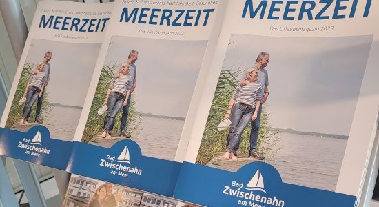 Der perfekte Begleiter für jeden Urlaubstag – das neue Magazin „Meerzeit“, © Bad Zwischenahner Touristik Der perfekte Begleiter für jeden Urlaubstag – das neue Magazin „Meerzeit“, © Bad Zwischenahner Touristik