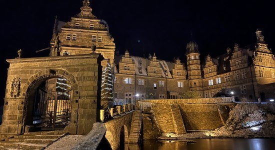 Adventsmarkt Schloss Hämelschenburg, © CC-BY Adventsmarkt Schloss Hämelschenburg, © CC-BY