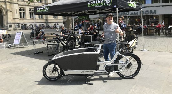 Mark Ritter mit Lastenfahrrad, © E-BIKE KASTEN