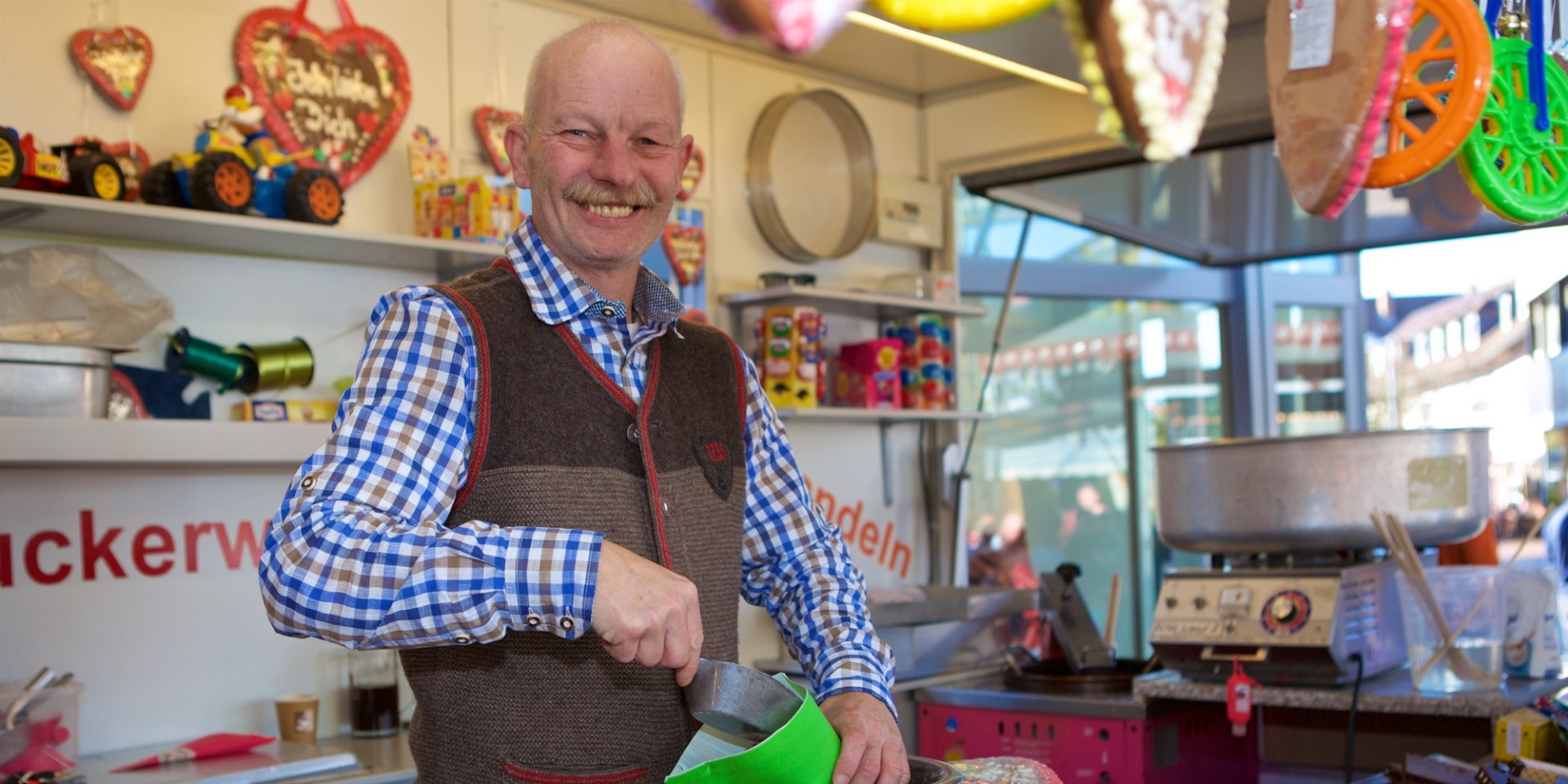 Kirmes Leckereien im Allerpark, © WMG Wolfsburg / Gero Gerewitz