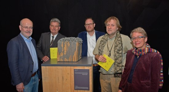 In der Ausstellung am Kunstwerk von Günther Uecker, © Varusschlacht im Osnabrücker Land