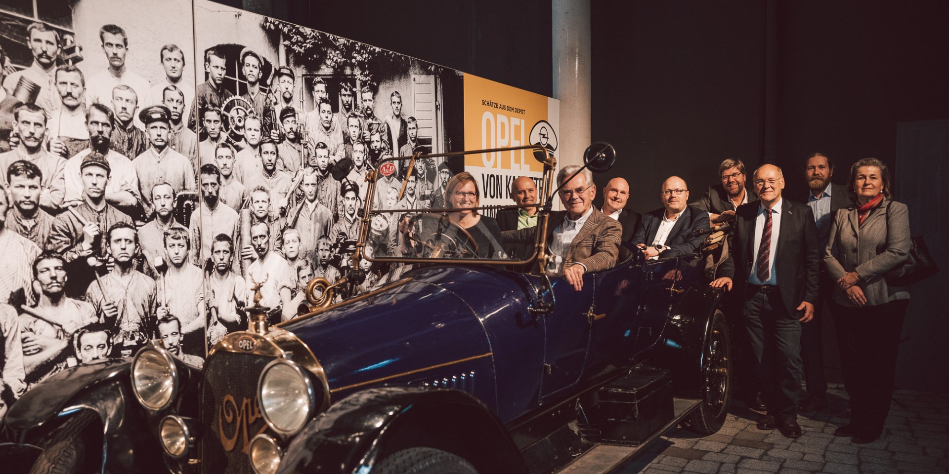 von links nach rechts Dr. Sabine Michalek, Bürgermeisterin der Stadt Einbeck, Stifter Karl-Heinz Rehkopf, Matthias Kaluza, Geschäftsführer ö_konzept Zwickau, Maik Siebrecht, Ge-schäftsführer Autohaus Siebrecht GmbH, Wolfgang Stahl, Direktor Groß- und Gewerbekun-den Opel Automobile GmbH, Lothar Meyer-Mertel, Geschäftsführer PS.SPEICHER, Holger Eilers, Vorstand Kulturstiftung Kornhaus, Sascha Fillies, Ausstellungsleiter PS.SPEICHER und Gabriele Rehkopf-Adt, Mitglied des Stiftungsrates der Kulturstiftung Kornhaus, © Spieker Fotografie