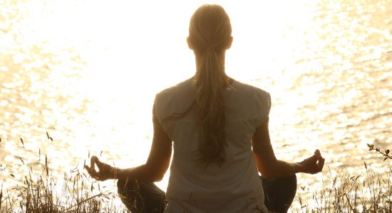 Tief durchatmen und mit seinem Körper und der Natur in Einklang kommen, ist beim Naturyoga im Kurpark möglich. , © Symbolbild Pixabay Tief durchatmen und mit seinem Körper und der Natur in Einklang kommen, ist beim Naturyoga im Kurpark möglich. , © Symbolbild Pixabay