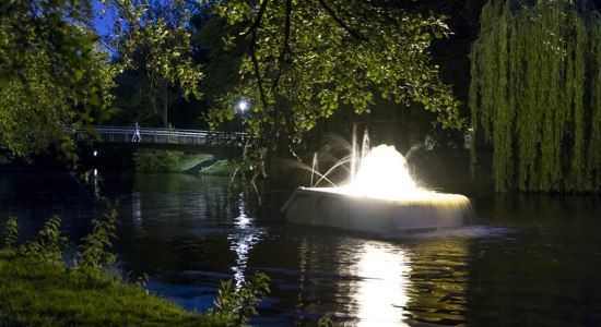 Benjamin Bergmanns Lichtskulptur „Acqua Alta“, © Stadt Braunschweig/Daniela Nielsen Benjamin Bergmanns Lichtskulptur „Acqua Alta“, © Stadt Braunschweig/Daniela Nielsen