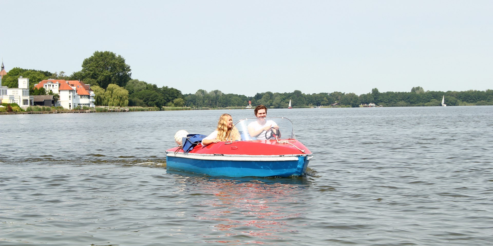 Ferienspaß pur - Tretbootfahren auf dem Zwischenahner Meer, © Bad Zwischenahner Touristik GmbH / Wiebke Martens