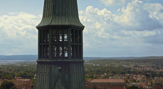 Der St.-Andreas-Kirchturm bietet einen imposanten Rundumblick über die Stadt und die Region., © Hildesheim Marketing GmbH