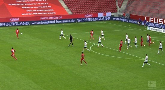 Bandenwerbung für das Weserbergland in der Fußball-Bundesliga, © Weserbergland Tourismus e.V.