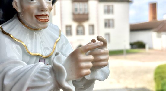 Porzellan- und Glasflohmarkt in Fürstenberg , © MUSEUM SCHLOS FÜRSTENBERG Porzellan- und Glasflohmarkt in Fürstenberg , © MUSEUM SCHLOS FÜRSTENBERG