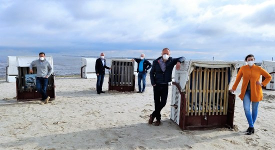 Das Bild zeigt Kai Koch, Andreas Eden, Johann Pieper, Johann Taddigs und Claudia Eilts, © Nordseebad Carolinensiel-Harlesiel GmbH