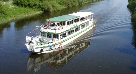Die Flotte Mittelweser bietet auf den Fahrgastschiffen „Bremen“ und „Stadt Verden“ im Mai vielfältige Weserfahren an., © Flotte Weser GmbH &amp; Co. KG
