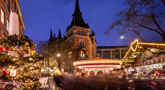Oldenburg Weihnachtsmarkt am Rathaus, © OTM