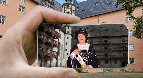 Nutzung der App am Welfenschloss , © Hann. Münden Marketing GmbH