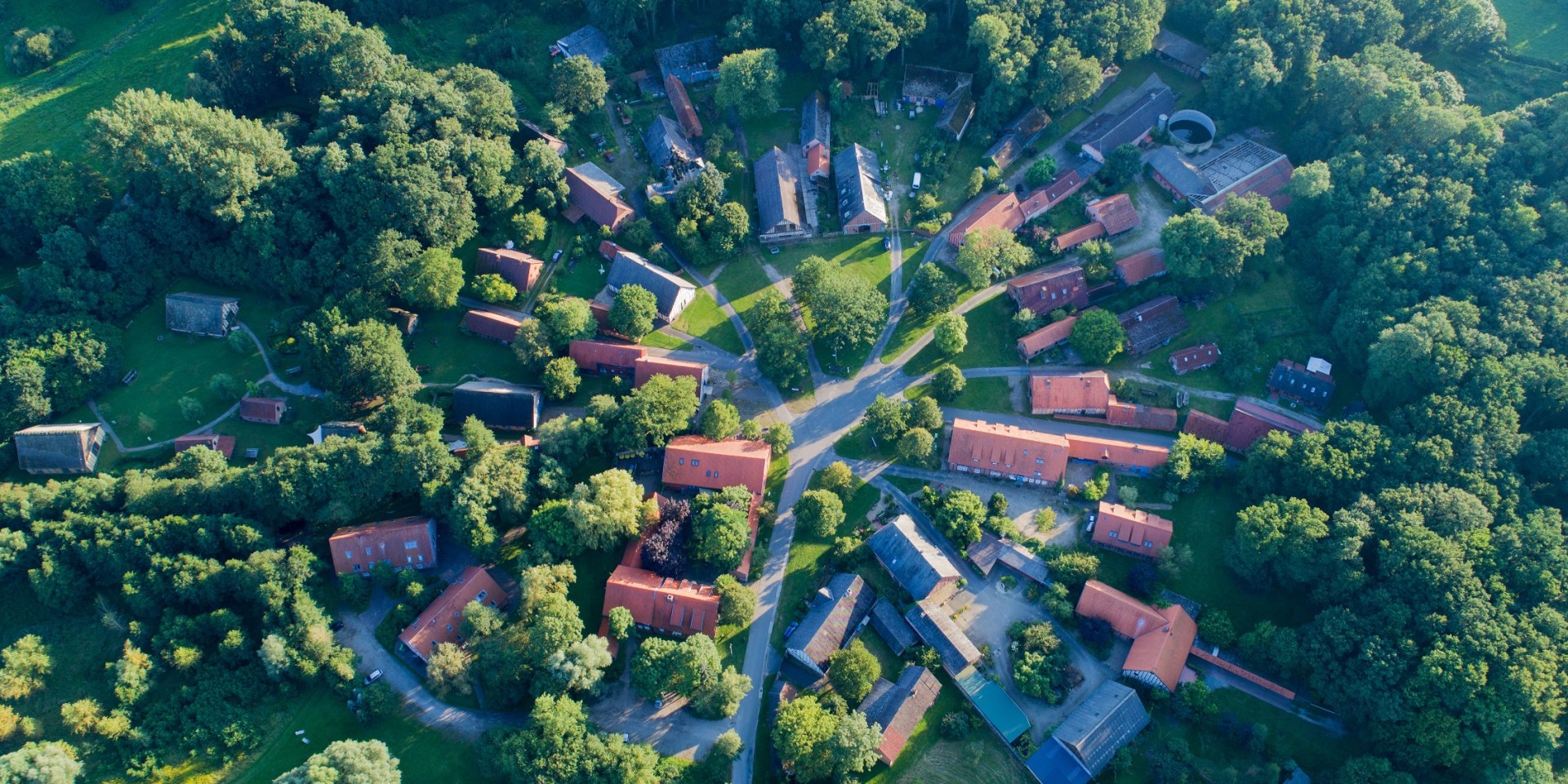 Luftaufnahme des Rundlingsdorfs Lübeln, © Skyimage21