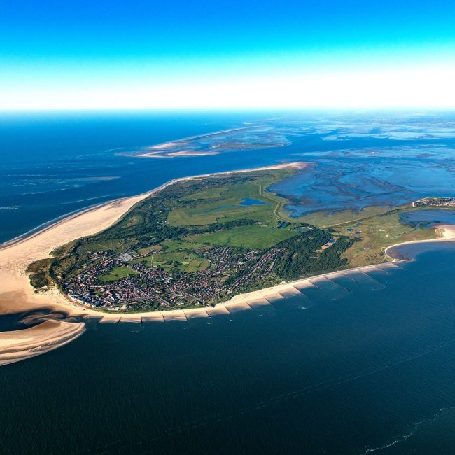 Die Nordseeinsel Borkum aus der Luft, © euroluftbild.de/Martin Elsen