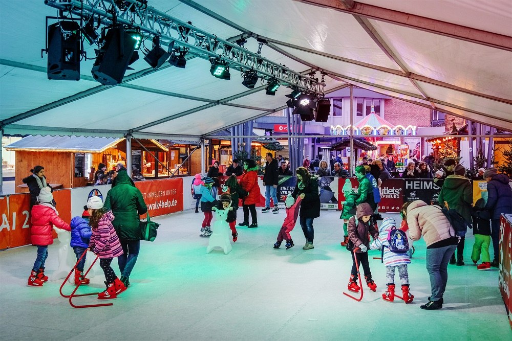 Wintermarkt mit Schlittschuhzauber in Wolfsburg, © Janina Snatzke