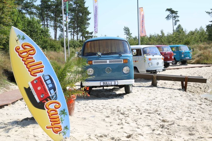 Übernachten im VW Bulli am Strand