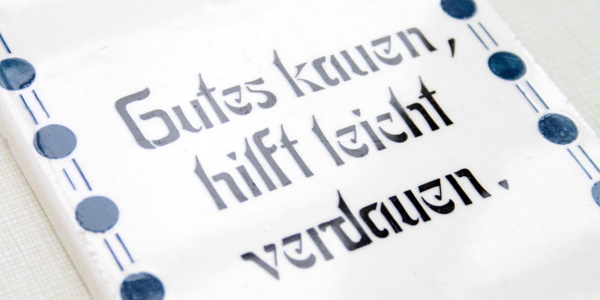 Brettchen Kauen Verdauen, © Jana Berten
