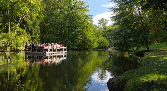 Ab Mai sind wieder Stadtführungen und -fahrten zu Wasser auf dem Floß oder mit Fahrspaß auf dem Segway möglich., © Braunschweig Stadtmarketing GmbH/Gerald Grote