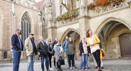 Eine Auswahl der Touren durch Braunschweig präsentiert die neue Stadtführungsbroschüre., © Braunschweig Stadtmarketing GmbH/Moritz Küstner