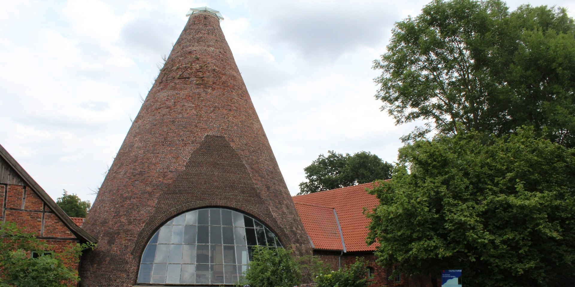 Die Glashütte Gernheim an der Mittelweser hat wieder geöffnet und zeigt Interessantes rund um die Herstellung von Glas., © Mittelweser-Touristik GmbH