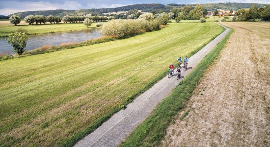Familie auf dem Weserradweg - Emmerthal, © DZT, Foto: Jena Wegener Familie auf dem Weserradweg - Emmerthal, © DZT, Foto: Jena Wegener