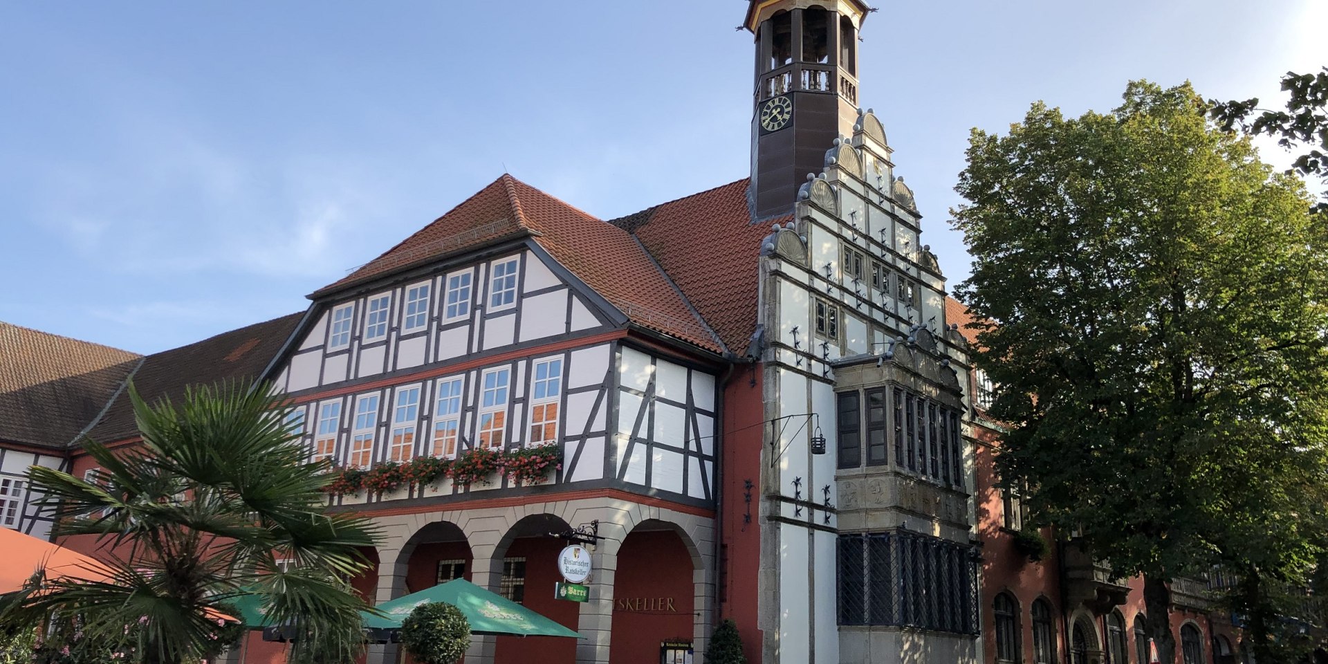 Das Nienburger Rathaus mit seinem Weserrenaissance-Giebel, © Mittelweser-Touristik GmbH