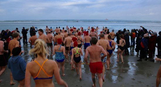 Neujahrsschwimmen auf Juist, © juist.de