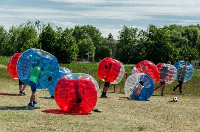 Bubble Soccer in der Natur