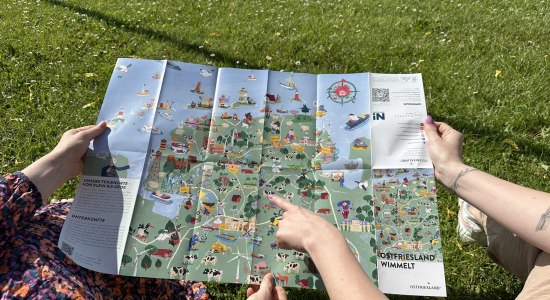Die neue Wimmelbildkarte für Ostfriesland lädt zum Informieren und Entdecken ein., © Ostfriesland Tourismus GmbH Die neue Wimmelbildkarte für Ostfriesland lädt zum Informieren und Entdecken ein., © Ostfriesland Tourismus GmbH