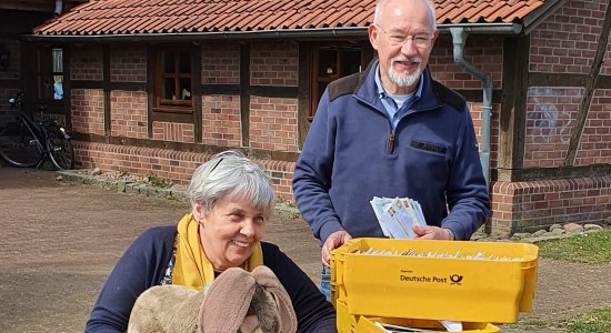 Osterhase beantwortet 59.000 Briefe aus aller Welt, © Doris Kröger und Hans-Hermann Dunker: Deutsche Post