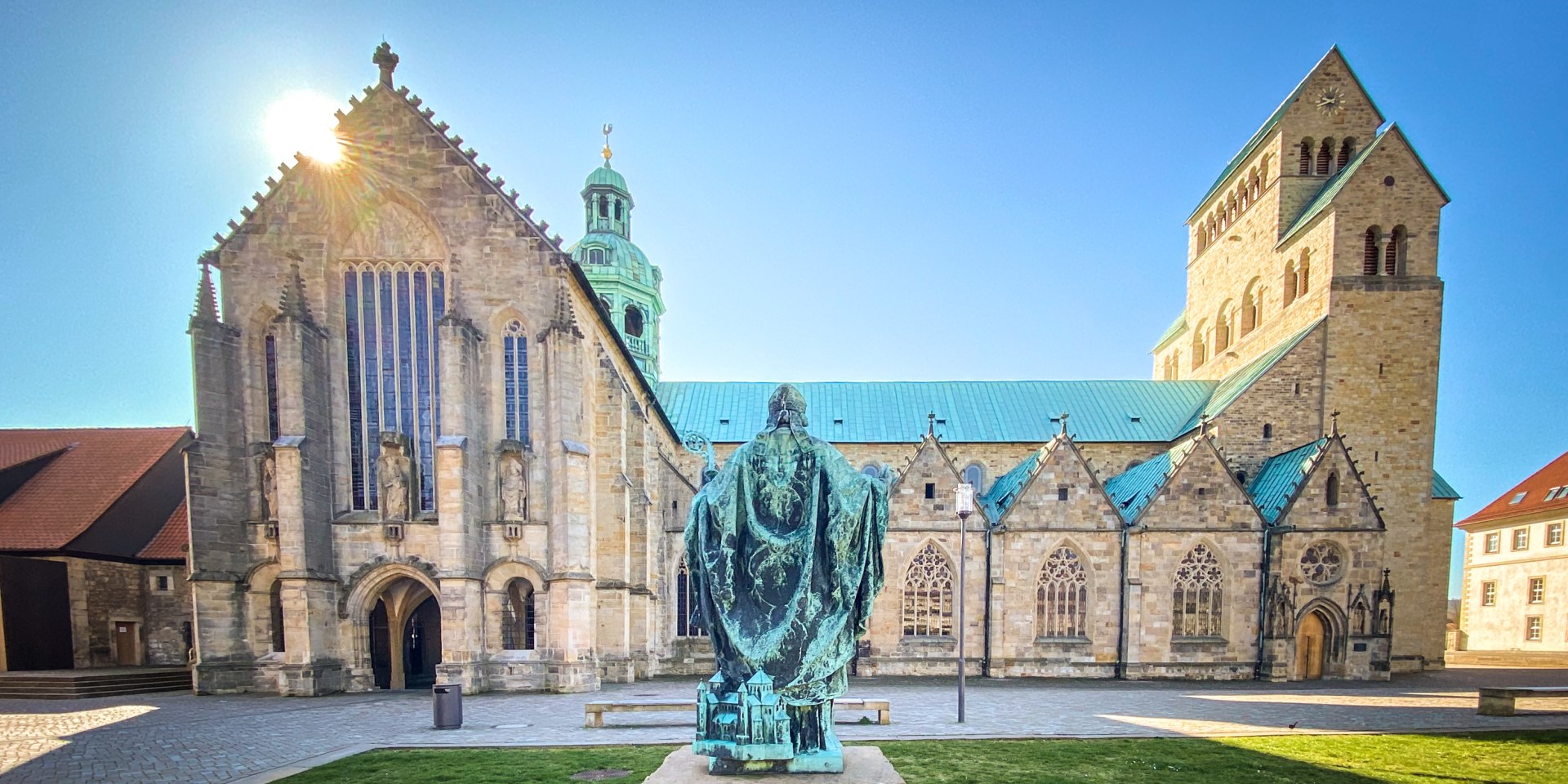 Der Mariendom in Hildesheim, © Hildesheim Marketing GmbH / Clemens Heidrich