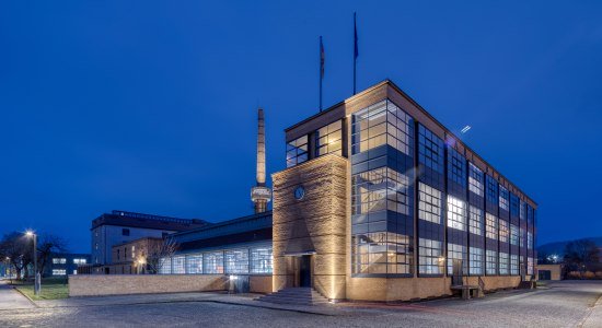 Fagus-Werk bei Dämerung, © Bild von Andreas Burmann. Lizenz: CC0 Fagus-Werk bei Dämerung, © Bild von Andreas Burmann. Lizenz: CC0