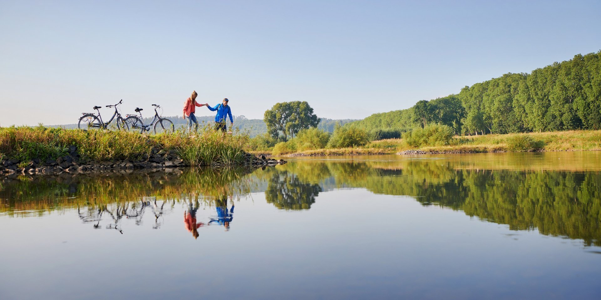 Paar macht Pause an der Weser, © DZT/Jens Wegener