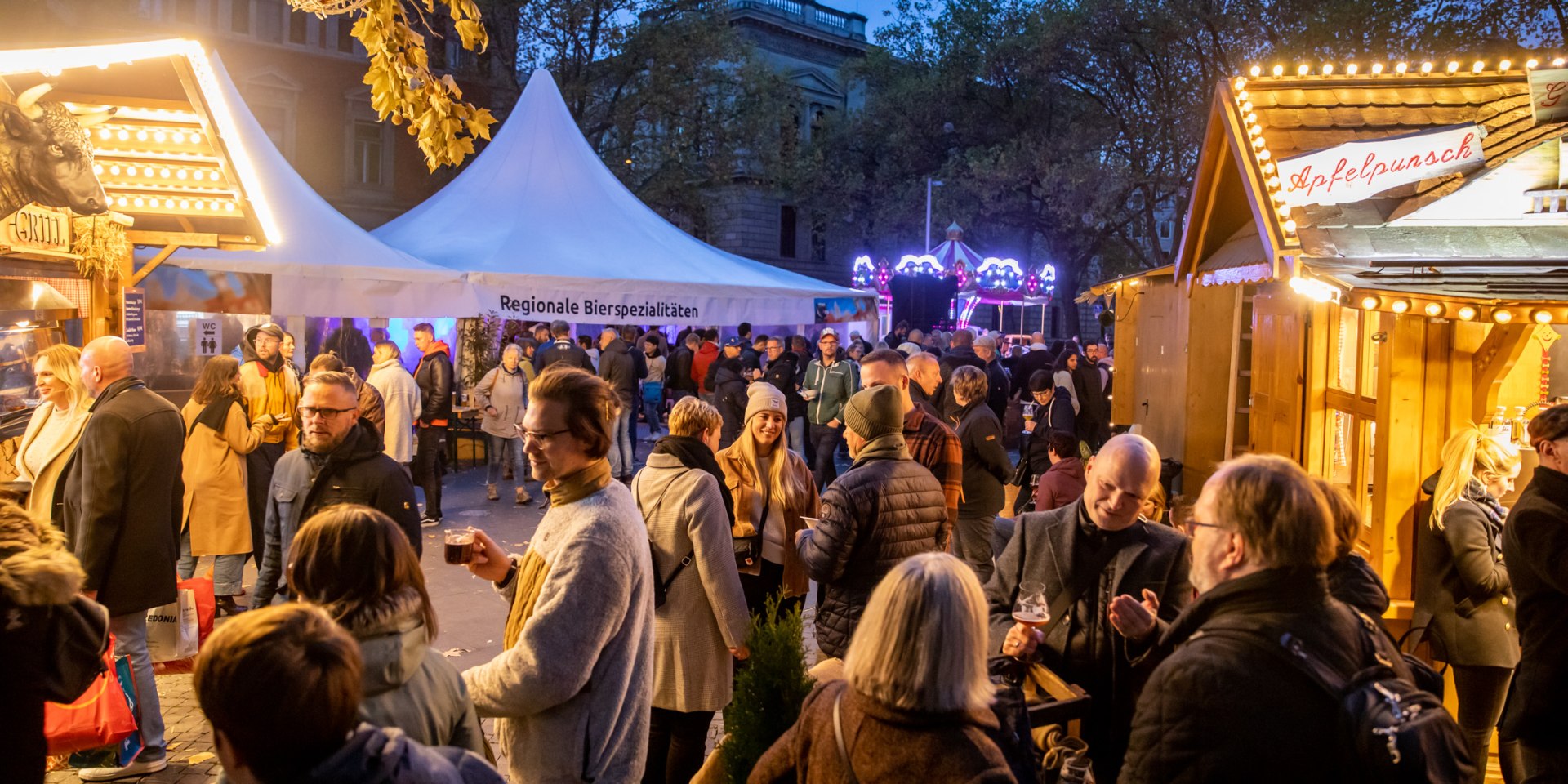 Innenstadtgäste können vom 1. bis zum 3. November ausgefallene Bierspezialitäten probieren. , © Braunschweig Stadtmarketing GmbH/Philipp Ziebart