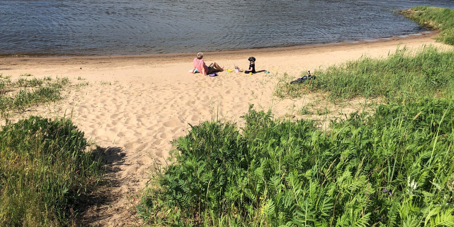 Der Sandstrand der Elbe, zum Verweilen wie am Meer , © Wolfgang Herbst