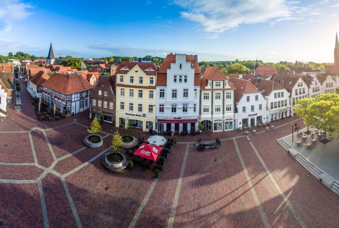 Panoramafoto vom Marktplatz in Lingen, © Lingen Wirtschaft + Tourismus GmbH/ Simon Clemens &amp; Matthias Horn